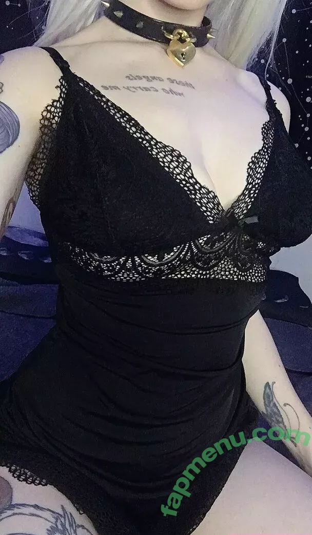 Emberwolf nude photo #0118 (emberw0lf / theemberwolf)