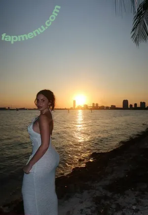 Emely Hernandez / emelylhernandez / reallyemely nude photo #0108