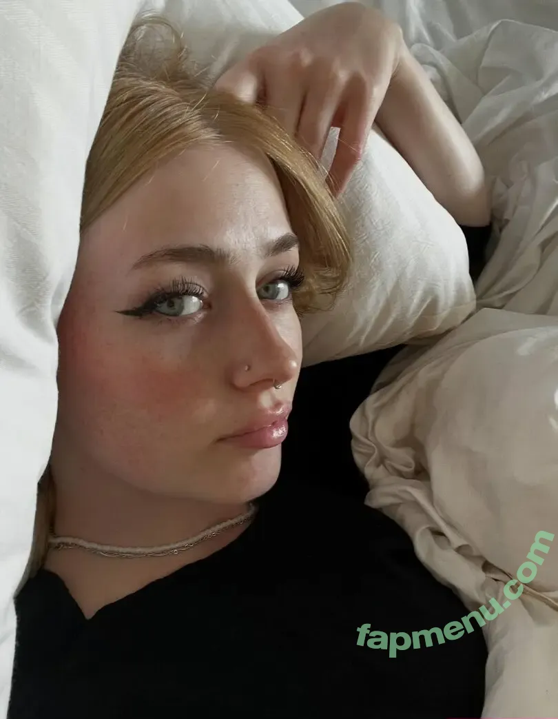 Emfayec nude photo #0003 (emfayeccc)