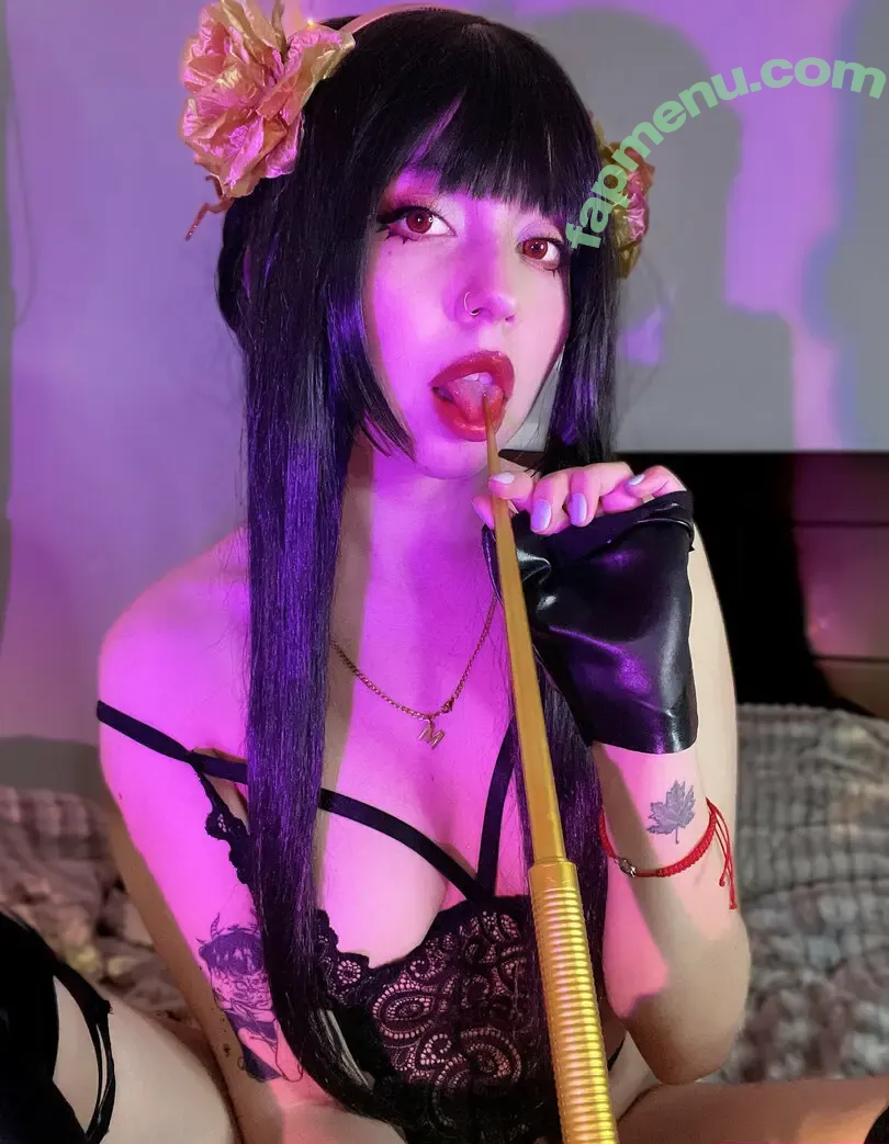 emi.ero nude photo #0033 (emi.ero)