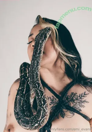 emi_evans / emilith_evans nude photo #0023