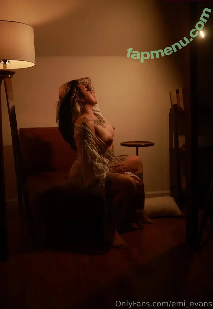 emi_evans nude photo #0038 (emilith_evans)
