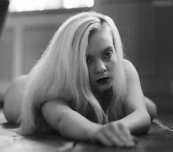 Emi Im Wunderland / Instagram / Model-Kartei / emi_im_wunderland_ / posts nude photo #0363