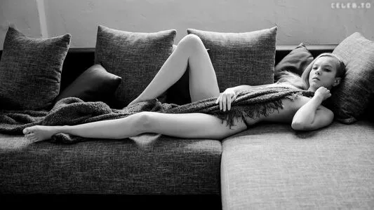 Emi Im Wunderland / Instagram / Model-Kartei / emi_im_wunderland_ / posts nude photo #0430