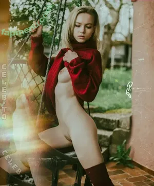 Emi Im Wunderland / Instagram / Model-Kartei / emi_im_wunderland_ / posts nude photo #0880