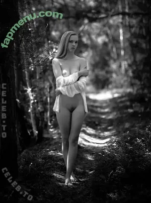 Emi Im Wunderland / Instagram / Model-Kartei / emi_im_wunderland_ / posts nude photo #0903