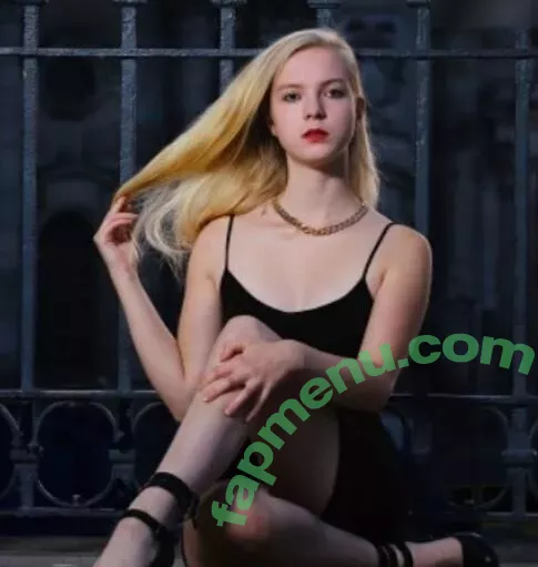 Emi Im Wunderland nude photo #0031 (emi_im_wunderland_ / posts)