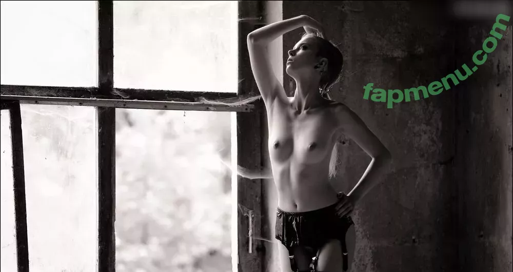 Emi Im Wunderland nude photo #0104 (emi_im_wunderland_ / posts)