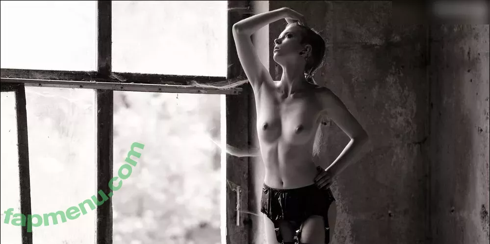 Emi Im Wunderland nude photo #0111 (emi_im_wunderland_ / posts)