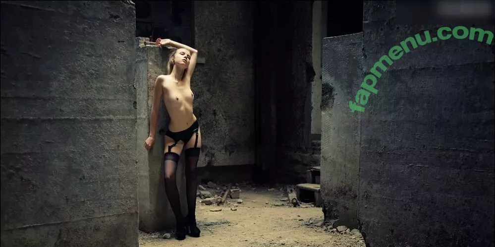 Emi Im Wunderland nude photo #0131 (emi_im_wunderland_ / posts)