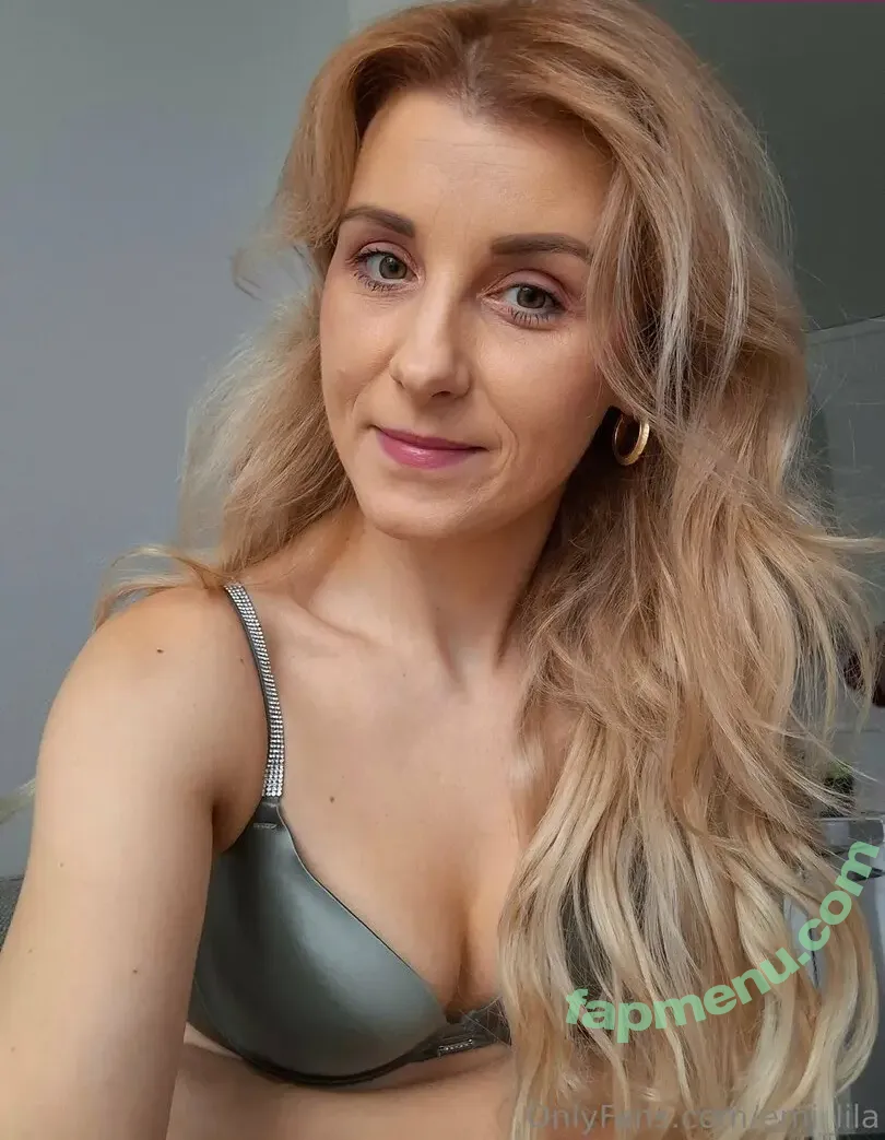 emi_lila nude photo #0071 (emilia)