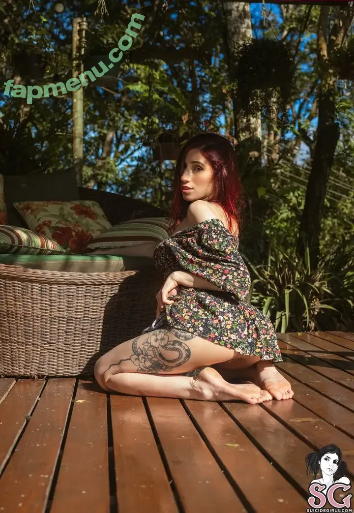 Emih Suicide nude photo #0107 (anyuser / emihsg_)