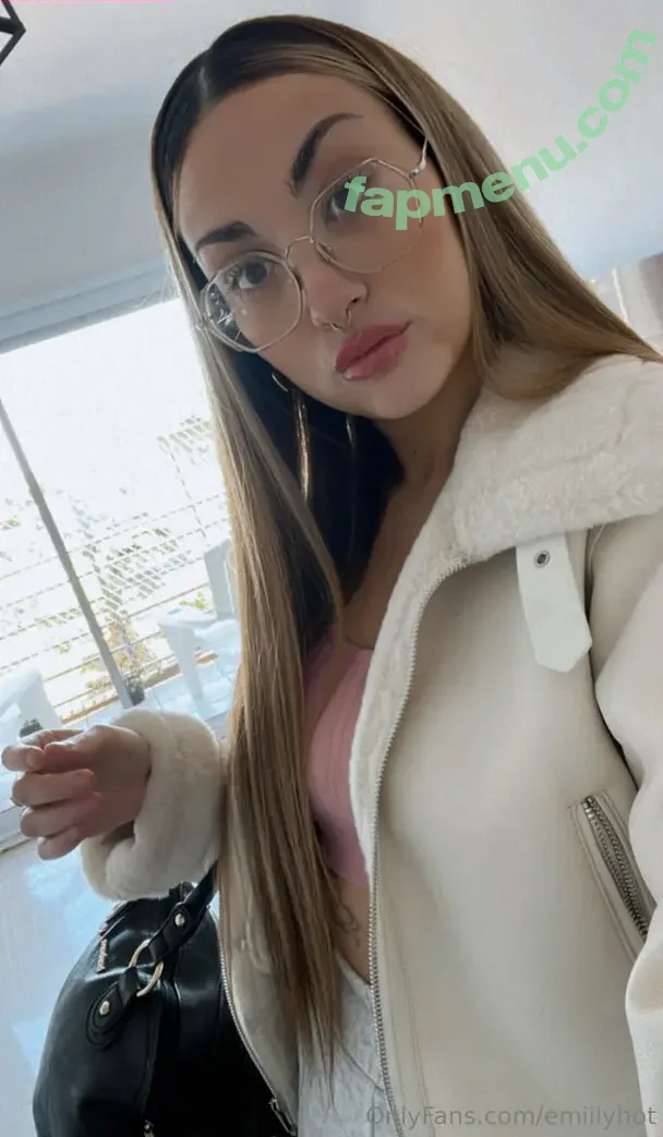 emiilyhot nude photo #0053 (emiilyhot)