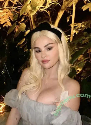  nude photo #0002