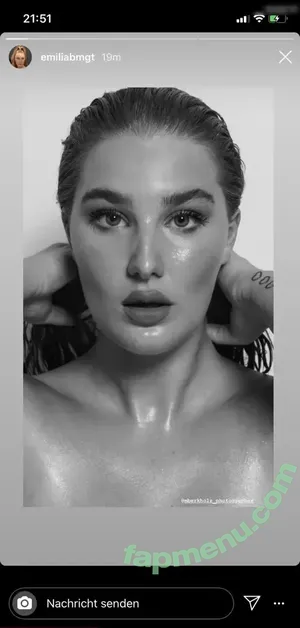 Emilia Baumgart / emiliabmgt nude photo #0007