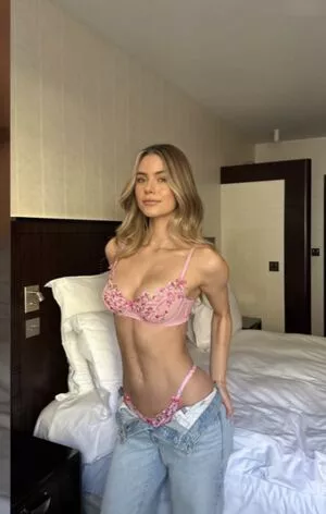 Emilia Bte / Emilia / emiliaofficial nude photo #0573