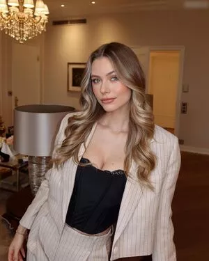 Emilia Bte / Emilia / emiliaofficial nude photo #0590