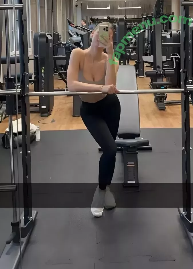 Emilia Bte nude photo #0577 (Emilia / emiliaofficial)