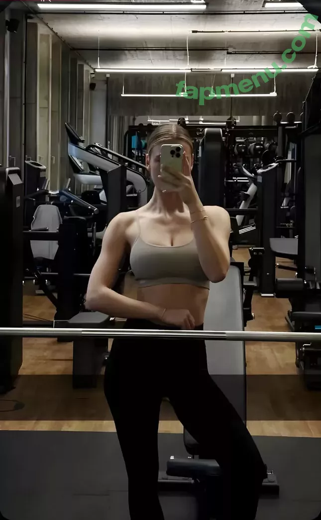 Emilia Bte nude photo #0578 (Emilia / emiliaofficial)