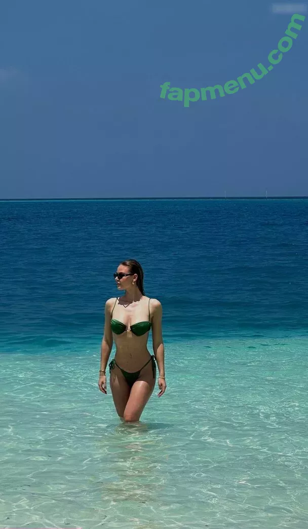 Emilia Bte nude photo #0594 (Emilia / emiliaofficial)