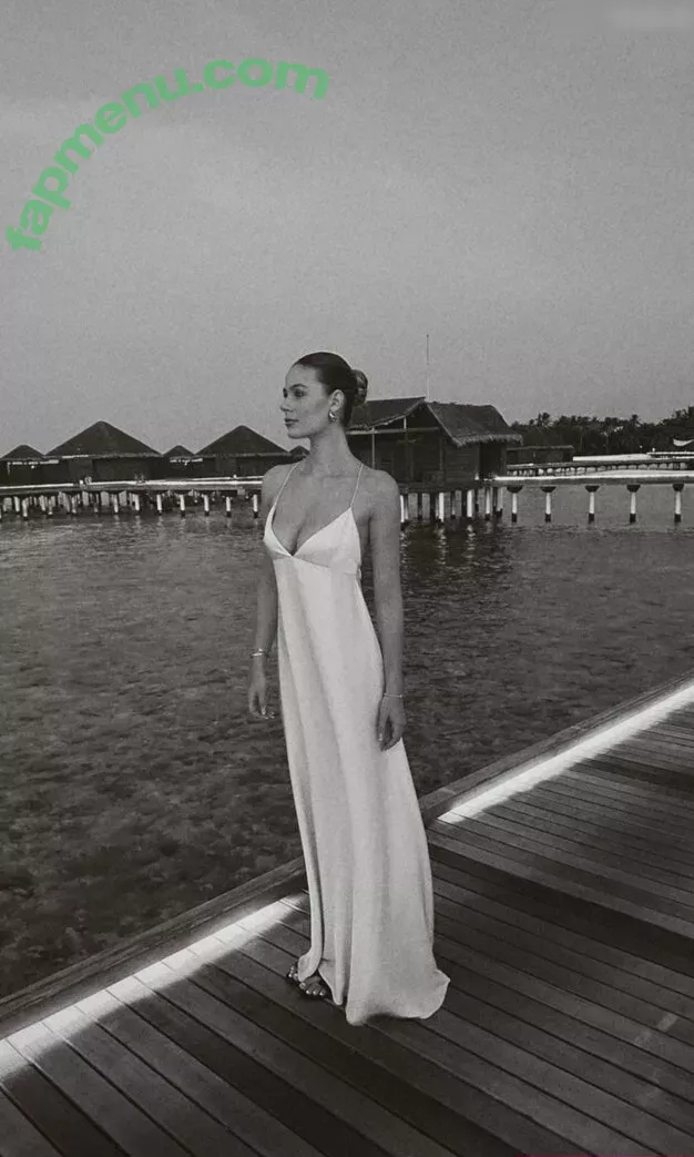 Emilia Bte nude photo #0651 (Emilia / emiliaofficial)