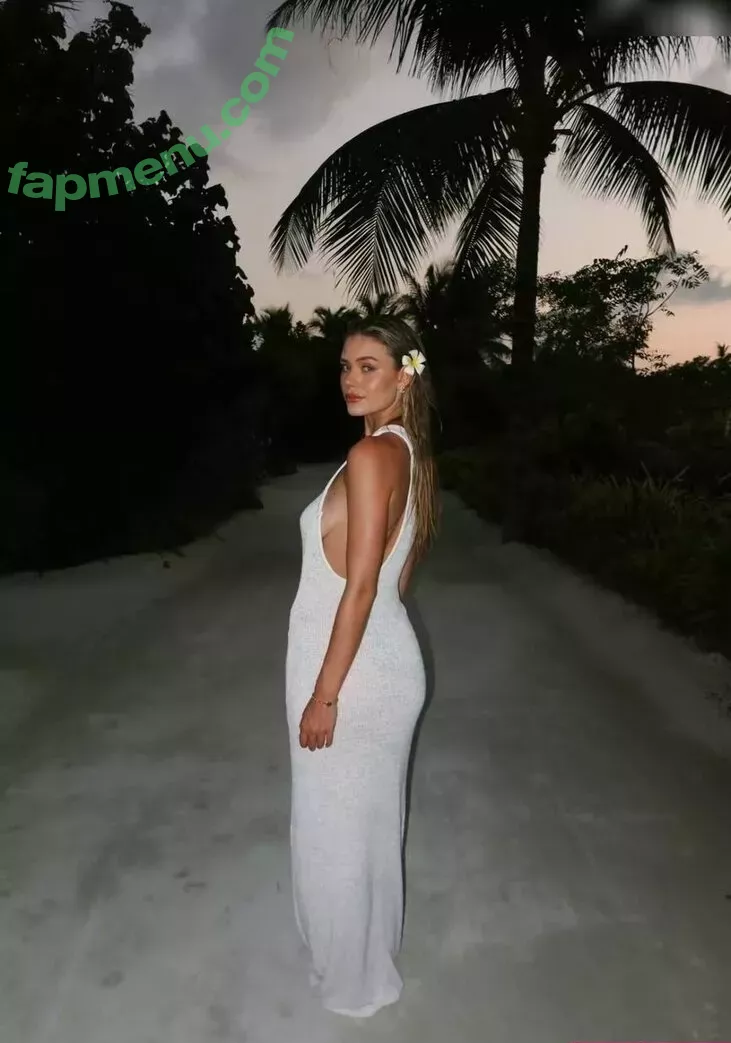 Emilia Bte nude photo #0655 (Emilia / emiliaofficial)