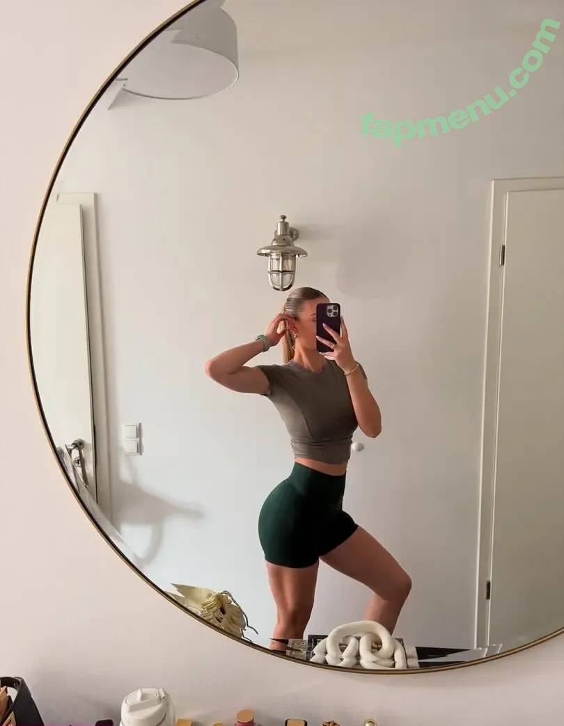 Emilia Bte nude photo #1293 (Emilia / emiliaofficial)