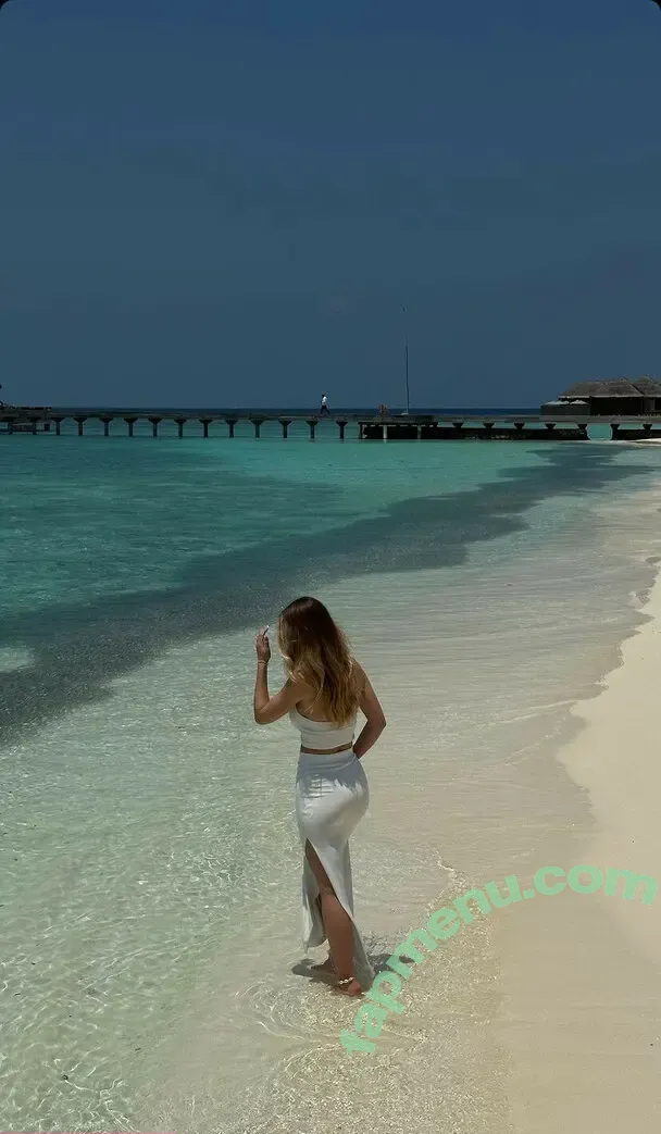Emilia Bte nude photo #1344 (Emilia / emiliaofficial)