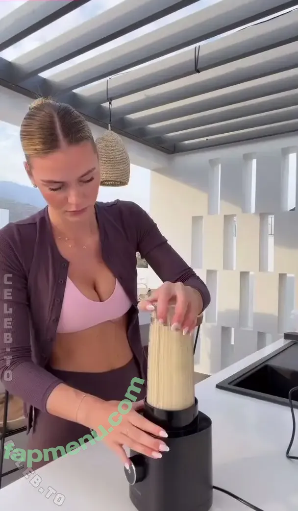 Emilia Bte nude photo #1407 (Emiliaslifestyle / emilia / emilia.bte / emiliaofficial)