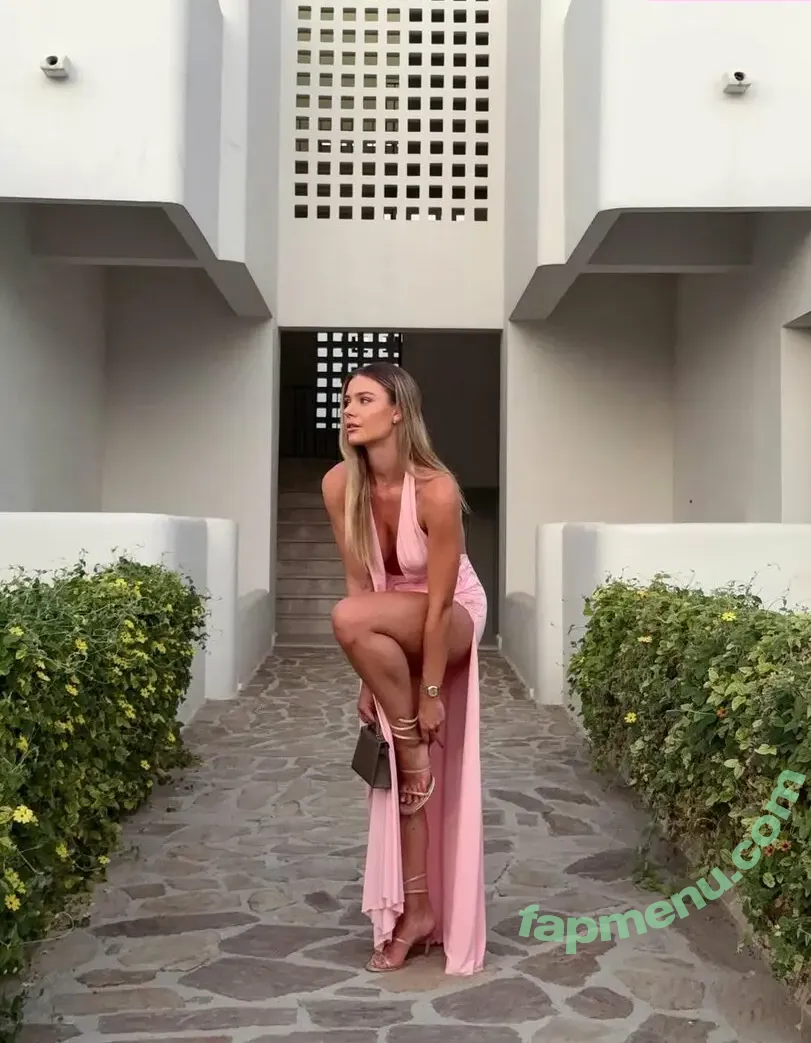 Emilia Bte nude photo #1420 (Emiliaslifestyle / emilia / emilia.bte / emiliaofficial)