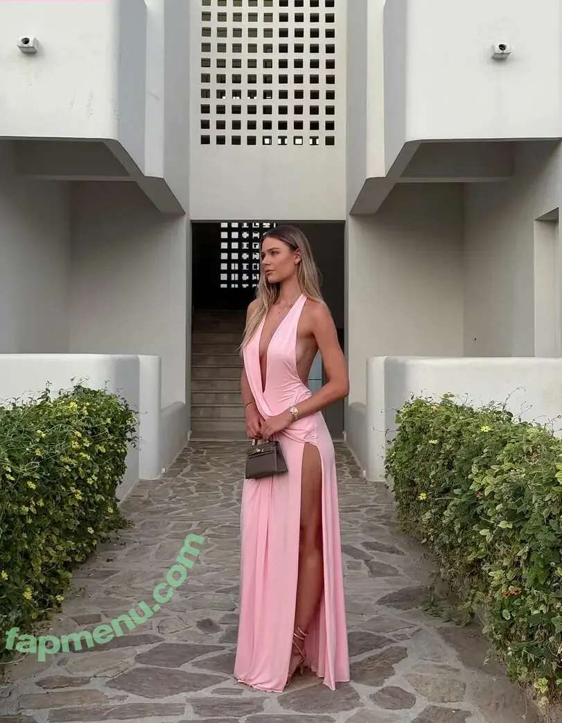 Emilia Bte nude photo #1423 (Emilia / emiliaofficial)