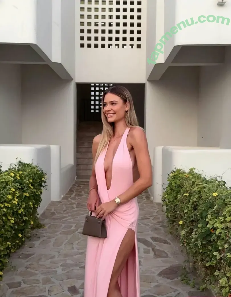 Emilia Bte nude photo #1424 (Emiliaslifestyle / emilia / emilia.bte / emiliaofficial)