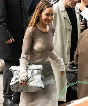 Emilia Clarke / clarkeyxo / emilia_clarke nude photo #0022