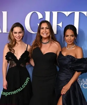 Emilia Clarke / clarkeyxo / emilia_clarke nude photo #0072