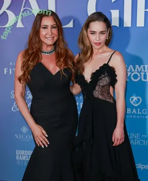 Emilia Clarke / clarkeyxo / emilia_clarke nude photo #0078