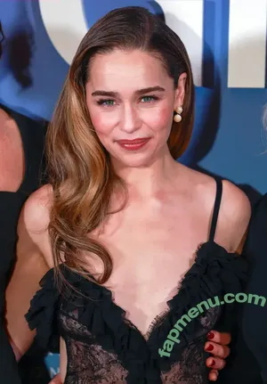 Emilia Clarke / clarkeyxo / emilia_clarke nude photo #0082