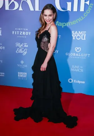 Emilia Clarke / clarkeyxo / emilia_clarke nude photo #0086