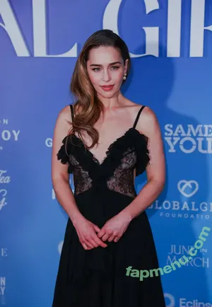 Emilia Clarke / clarkeyxo / emilia_clarke nude photo #0088