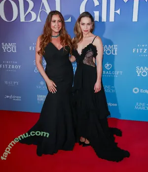 Emilia Clarke / clarkeyxo / emilia_clarke nude photo #0097