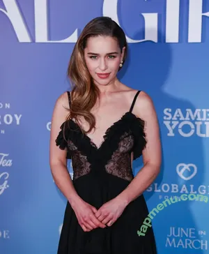Emilia Clarke / clarkeyxo / emilia_clarke nude photo #0098