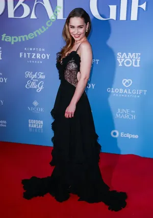 Emilia Clarke / clarkeyxo / emilia_clarke nude photo #0100