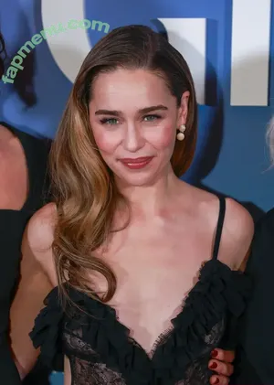 Emilia Clarke / clarkeyxo / emilia_clarke nude photo #0105