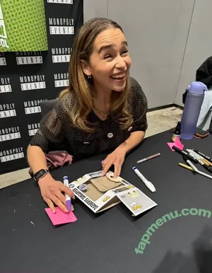 Emilia Clarke / clarkeyxo / emilia_clarke nude photo #0132