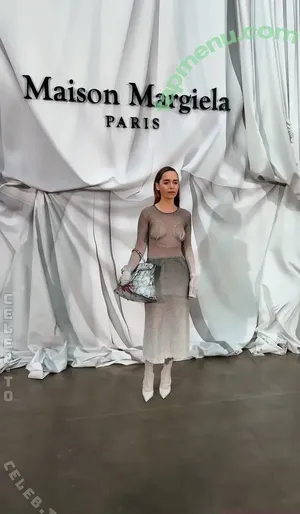 Emilia Clarke / clarkeyxo / emilia_clarke / emiliaclarke / emiliaclarkecentral nude photo #0164