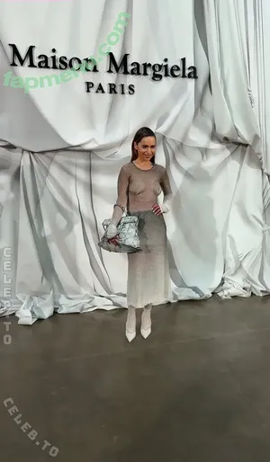 Emilia Clarke / clarkeyxo / emilia_clarke / emiliaclarke / emiliaclarkecentral nude photo #0165