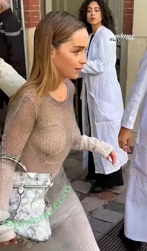 Emilia Clarke / clarkeyxo / emilia_clarke / emiliaclarke / emiliaclarkecentral nude photo #0169