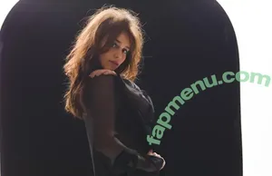 Emilia Clarke / clarkeyxo / emilia_clarke / emiliaclarke / emiliaclarkecentral nude photo #0184