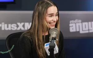 Emilia Clarke / clarkeyxo / emilia_clarke / emiliaclarke nude photo #0240