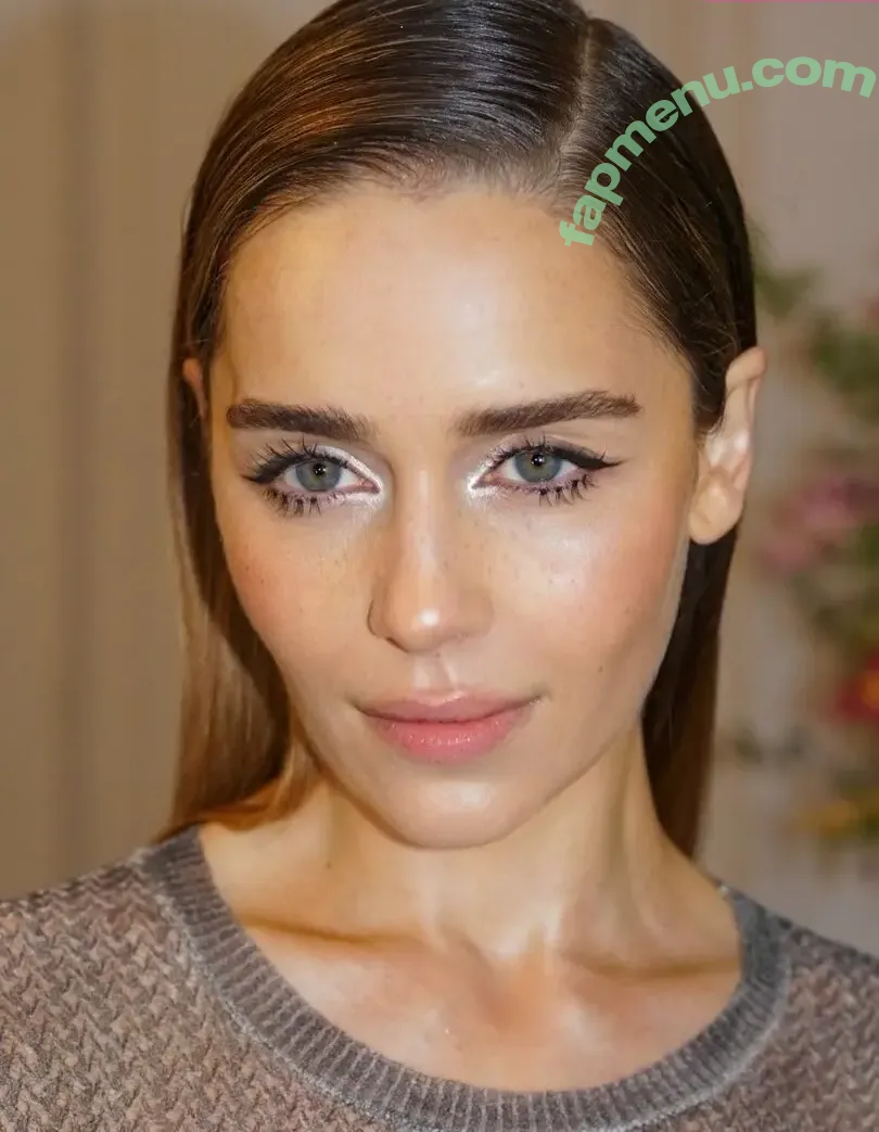 Emilia Clarke nude photo #0024 (clarkeyxo / emilia_clarke)