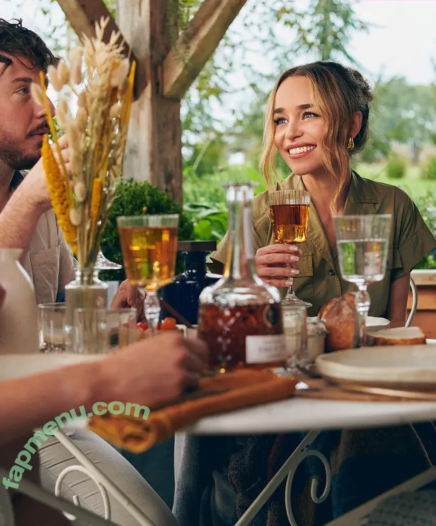 Emilia Clarke nude photo #0029 (clarkeyxo / emilia_clarke)